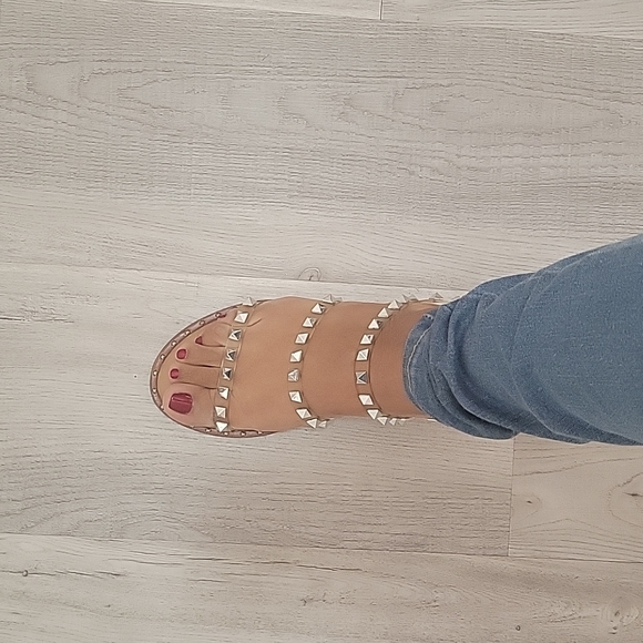 Cushionaire Talia women's clear studded sandals, EUC🎉🎊 - Picture 3 of 9